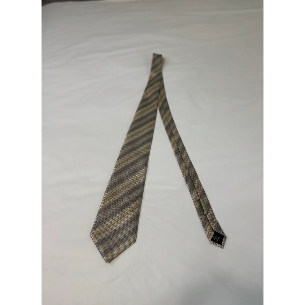 Kenneth Cole Reaction gold, beige, gray diagonally striped tie, silk